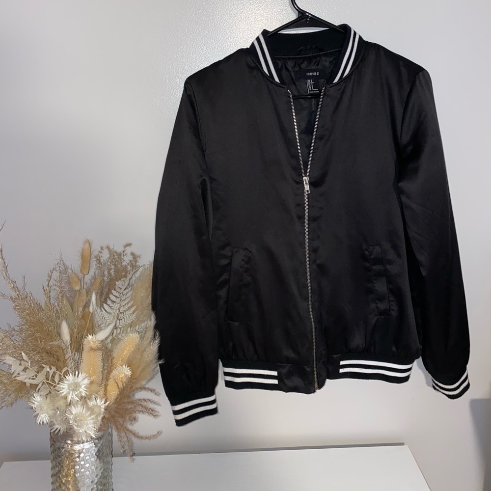 Black Bomber, Size S, Forever 21